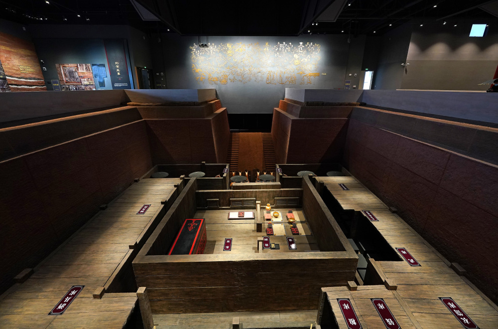 距今2000多年的海昏侯刘贺主墓面向公众开放