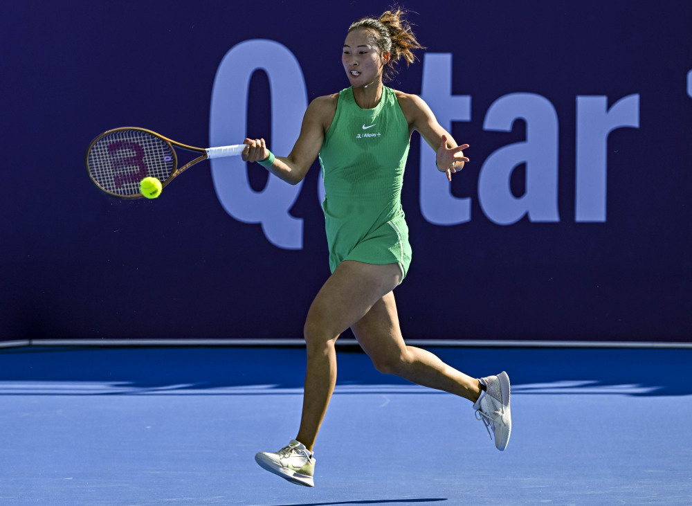 网球——wta多哈站:郑钦文晋级16强