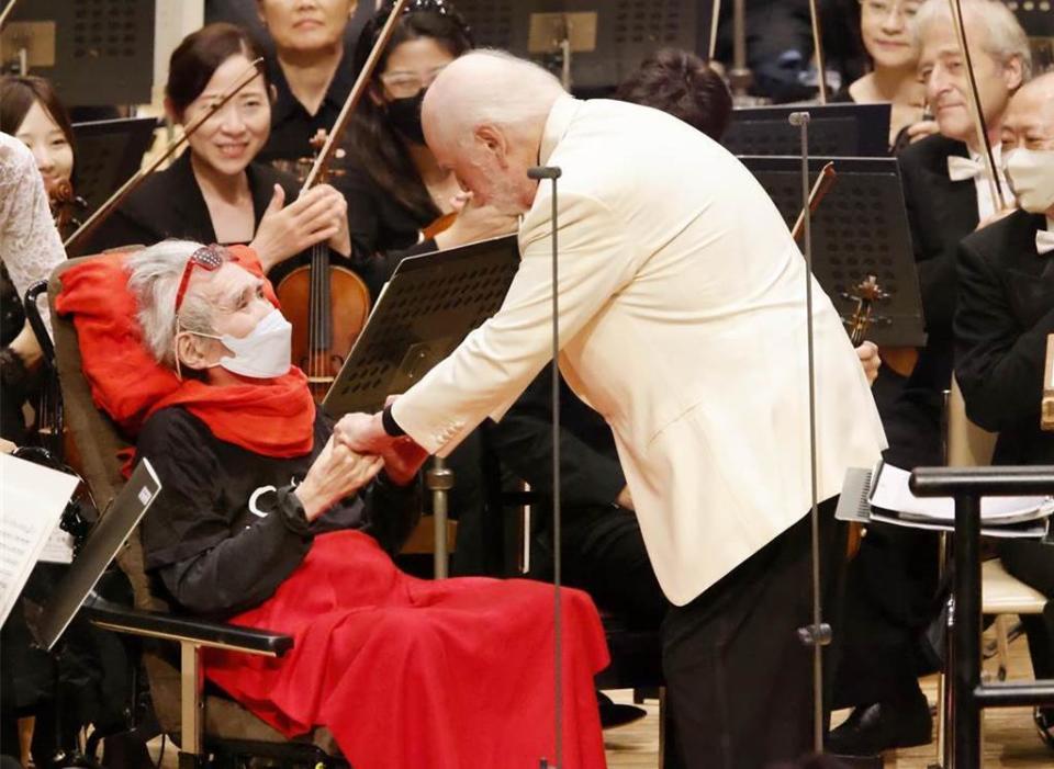 88岁指挥大师小泽征尔去世,年轻时遭日本人抵制,却成就了"世界的小泽"