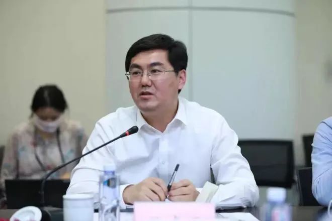 从履历来看,孙志洋与汽车行业关系密切.职业伊始,他便成为一名"