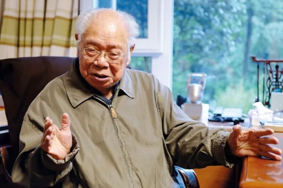 革命家,作家,书法家马识途去世,享年110岁_腾讯新闻