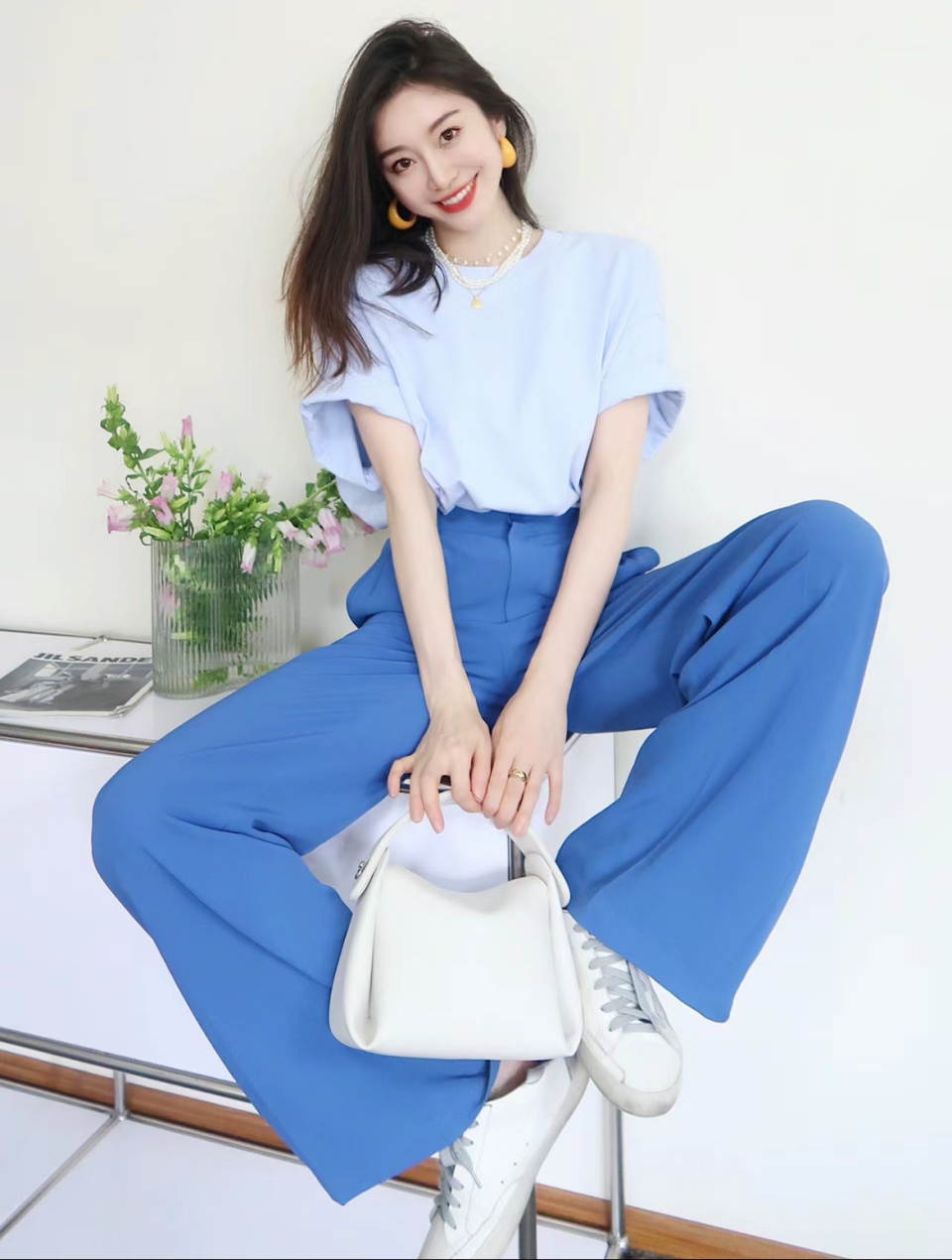 "t恤和阔腿裤"太配了!学会这几个穿搭技巧,不仅舒适又洋气