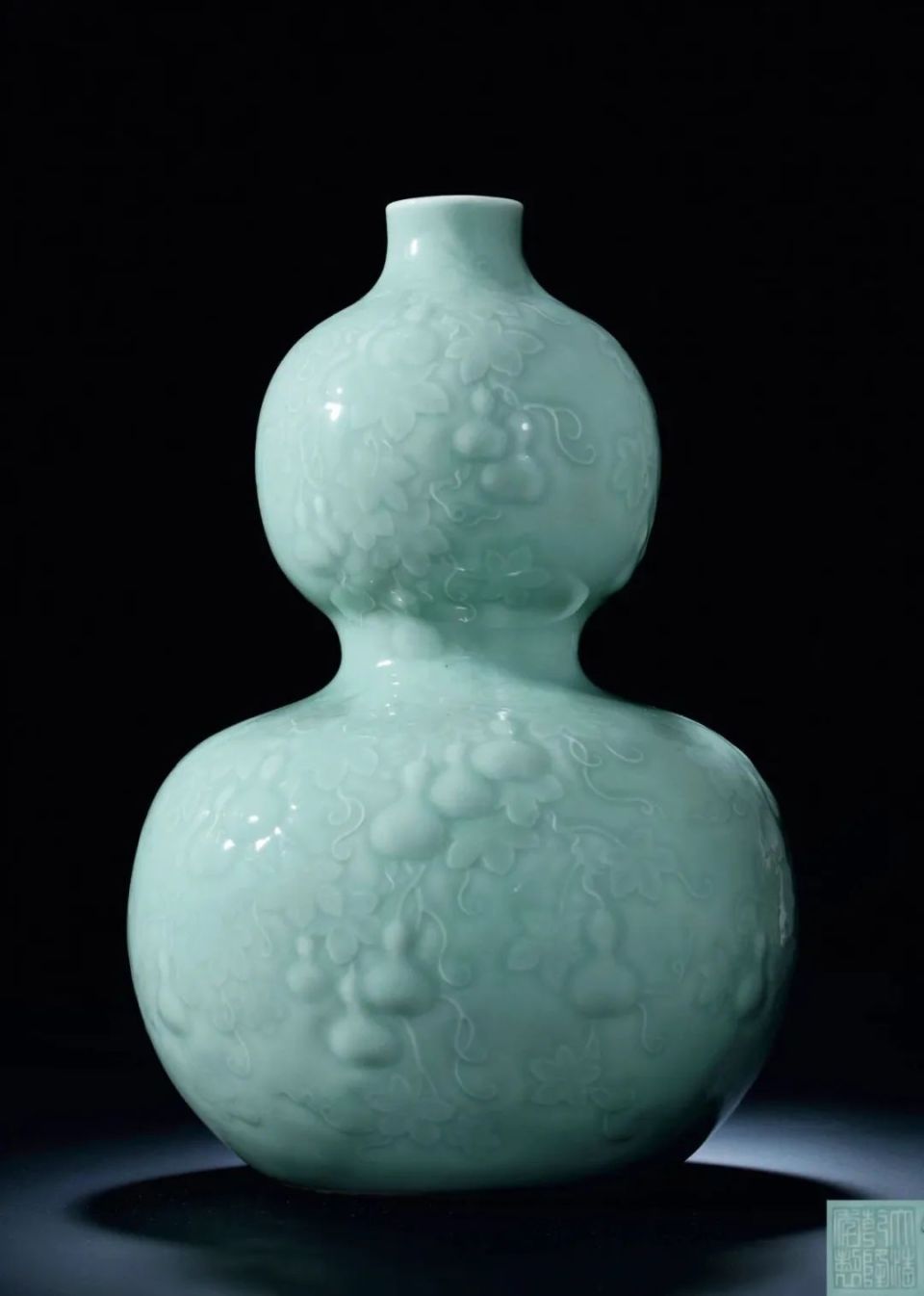 清乾隆粉青釉「千秋万代」葫芦瓶（一对）4635万港币成交！续写跨越三代