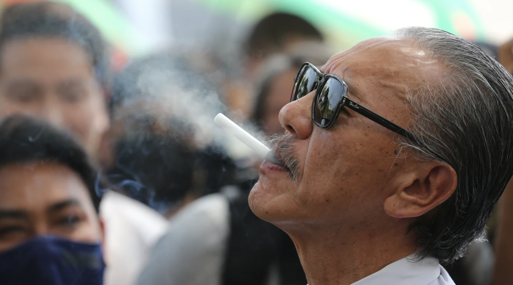 朱威特·卡莫尔威斯特：从泰国性教父到反腐斗士的传奇人生