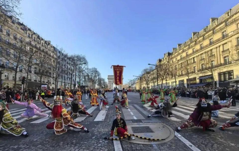 从“爆红”到“长红”，英歌热潮为何能在海外持续涌动？_腾讯新闻