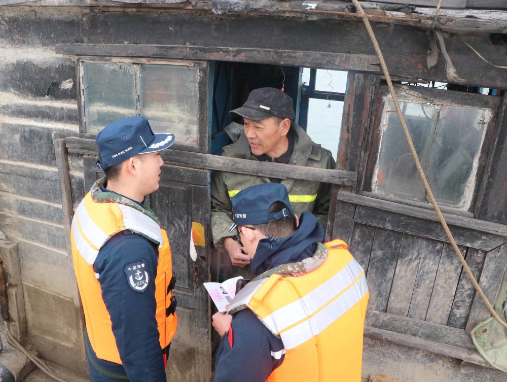 守海護岸備戰休漁青島海警局備戰伏季休漁