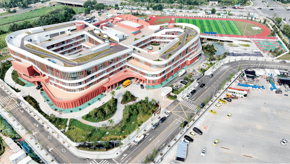 青岛多所学校投入使用