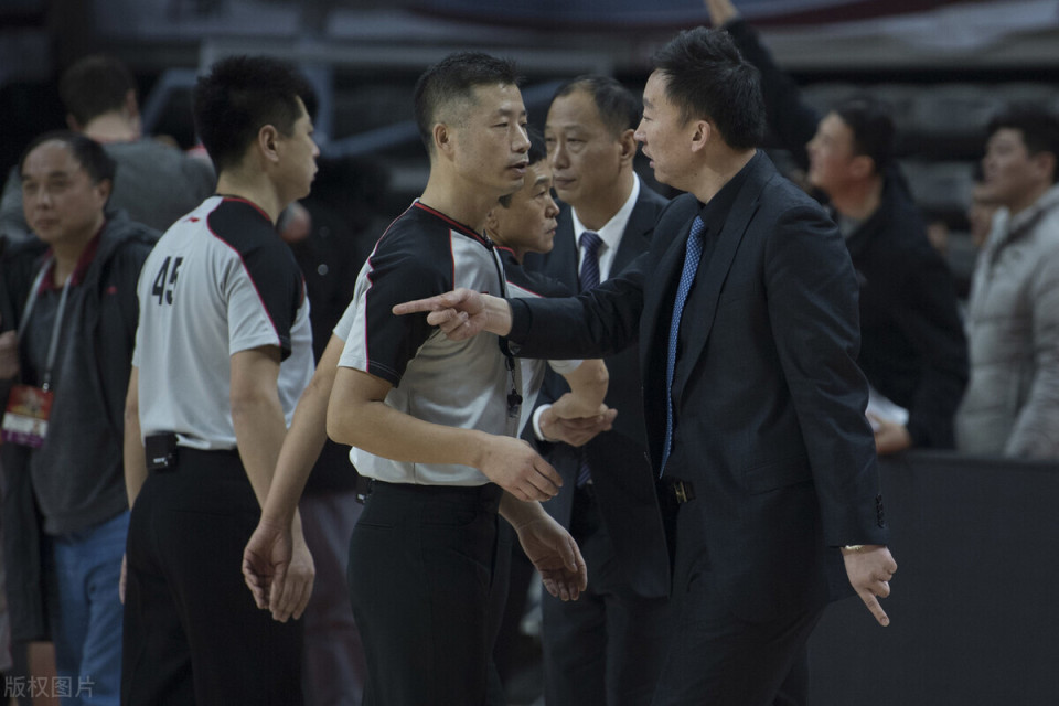 中国男篮换帅悬念揭开苏群给出乔帅下课理由2大名帅有望接班