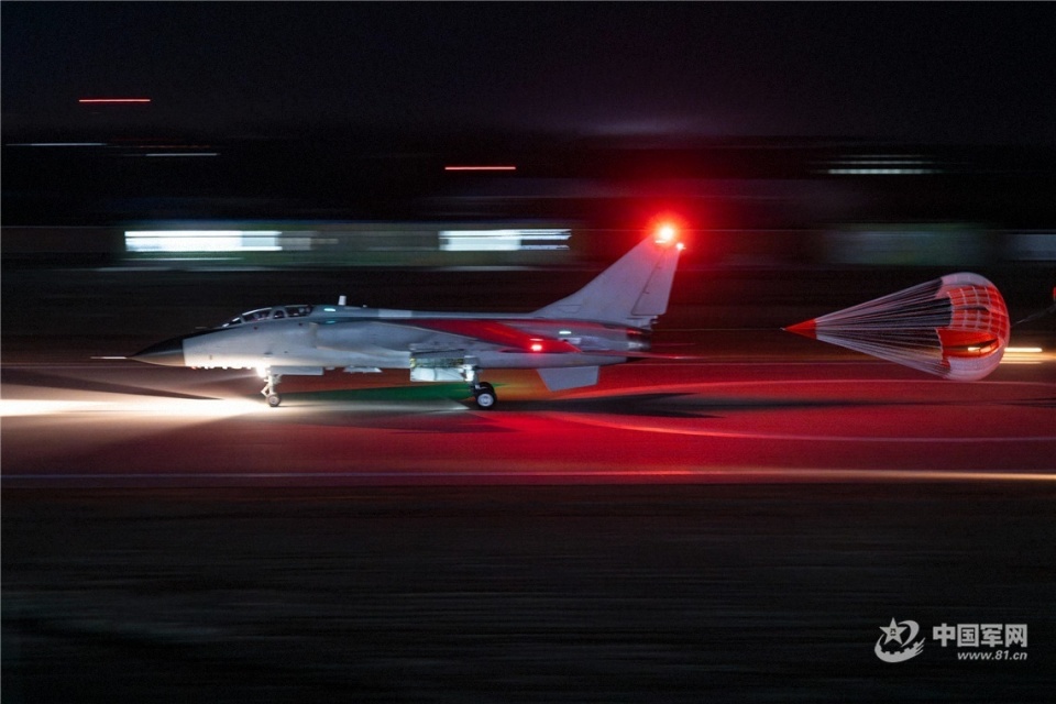 淬炼铁翼飞豹夜间飞行训练高清图来了