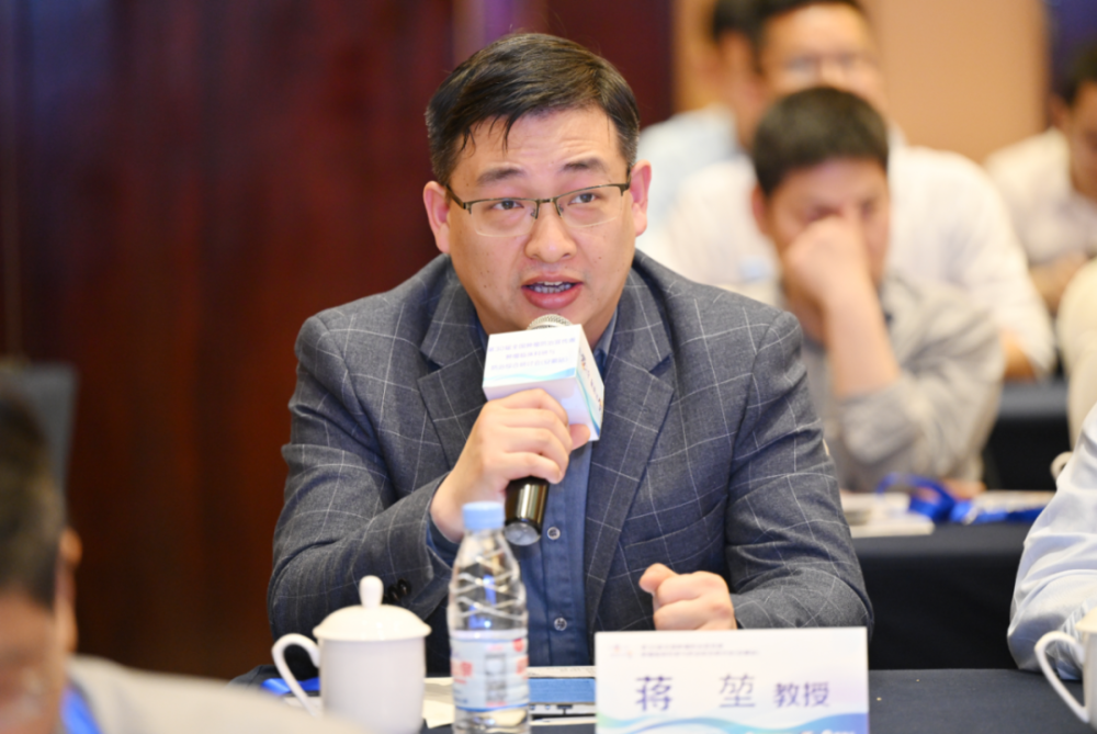 黄涛教授主持首先,在中国科学技术大学附属第一医院(西区)黄涛教授的