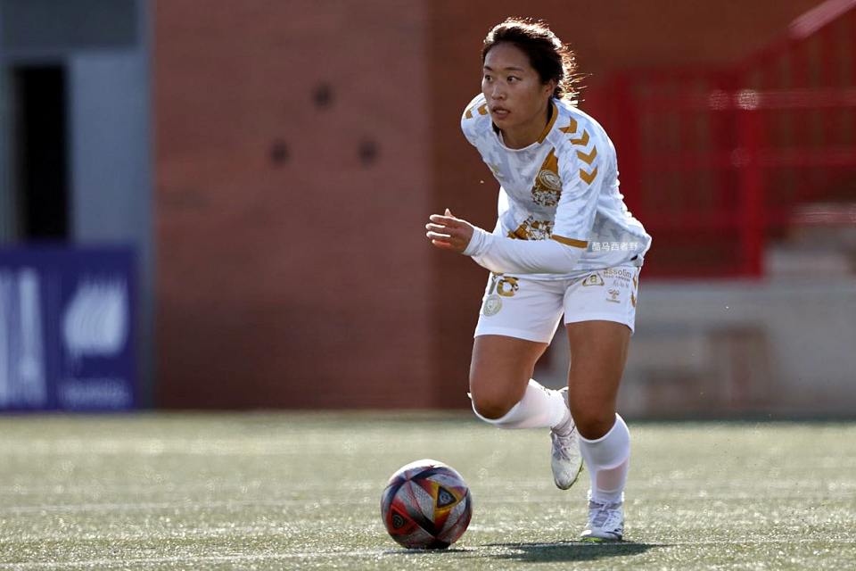 寄语留洋海外的女足球员,幸运号码带不来好运实力才是根本_腾讯新闻