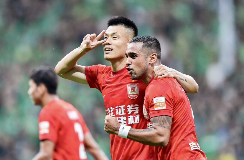 从泰山弃将到亚泰宠儿,莱昂纳多逆袭霸榜,机会总留给有准备的人_腾讯