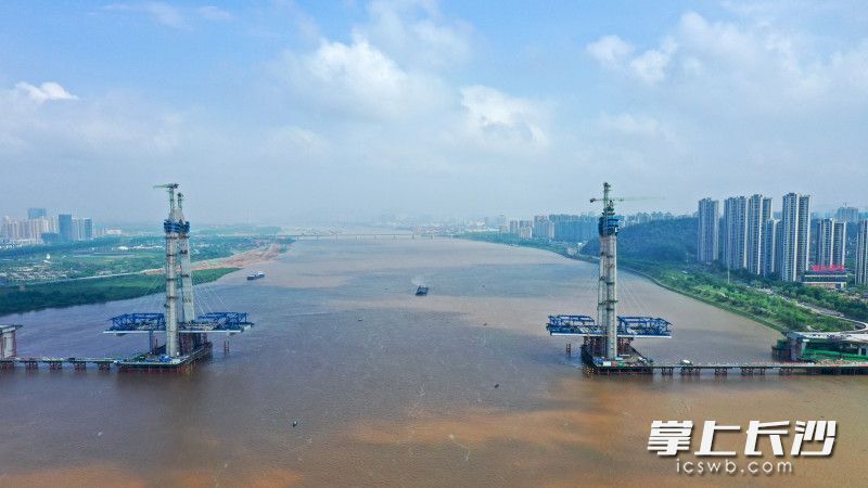 湘江之上"双月"封顶,长沙兴联路大通道有新进展