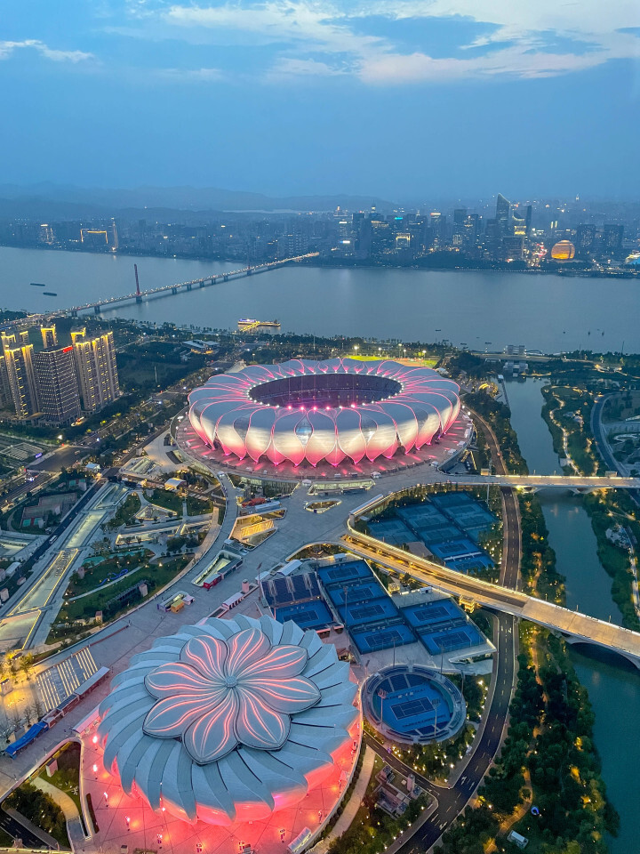 登顶杭州之门鸟瞰亚运之城