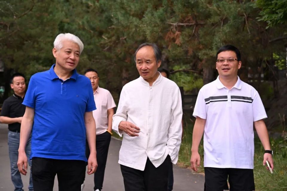 如果说我这一年的变化之一,那就是细细阅读了刘亮程的散文集《一个人