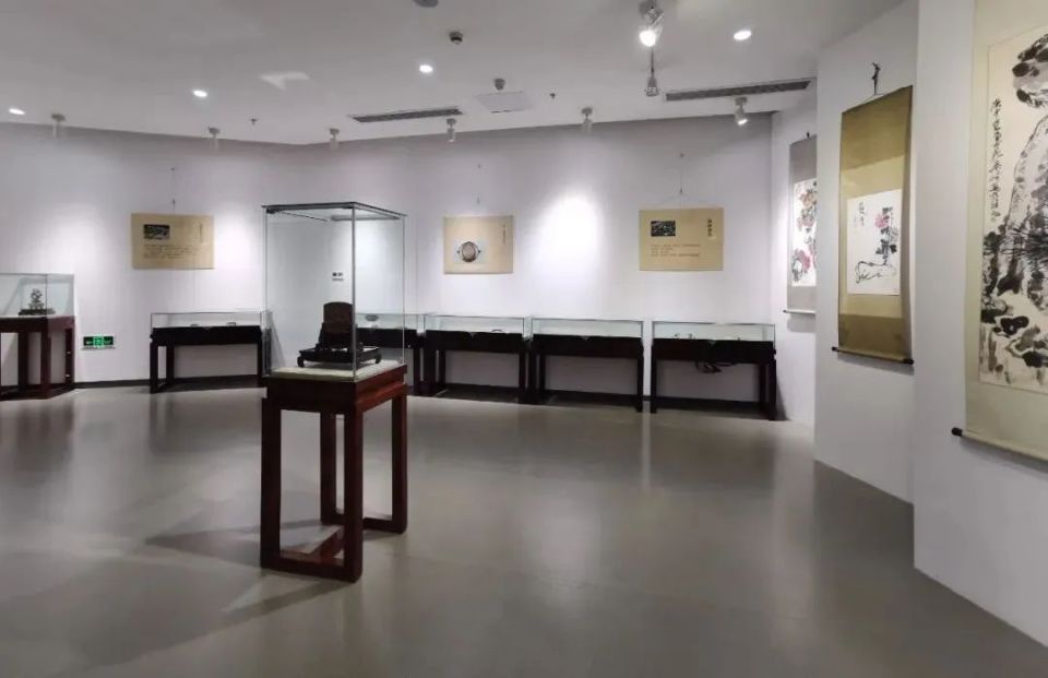 由金山区文旅局,金山区文物局,上海市收藏协会指导,由金山区博物馆