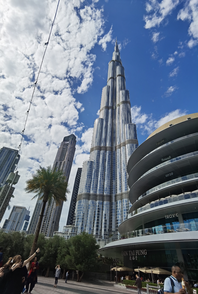 迪拜之美:并非单纯的自然之美,而是财富之美