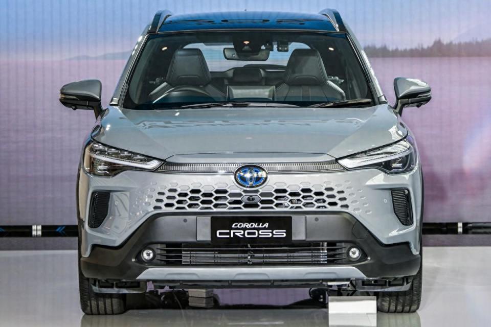 不知国内市场是否会跟进,新款卡罗拉cross海外正式首发_腾讯新闻