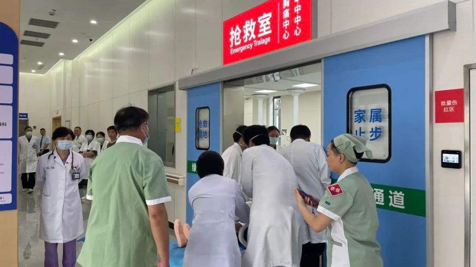 这家医院急诊及危重症诊治中心启用