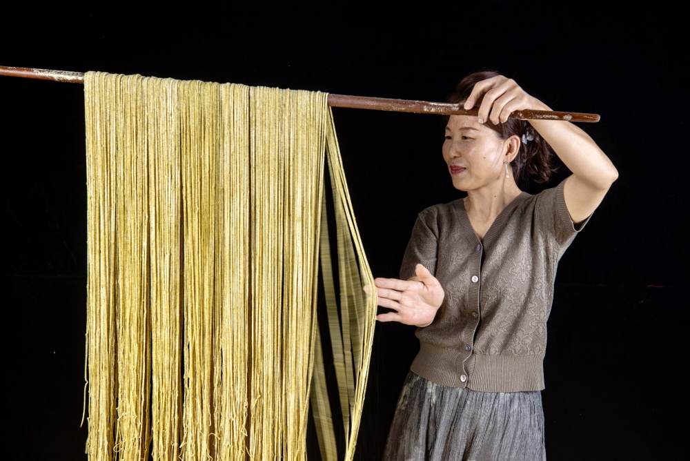 打卡黄河岸边的美食——蒿子面