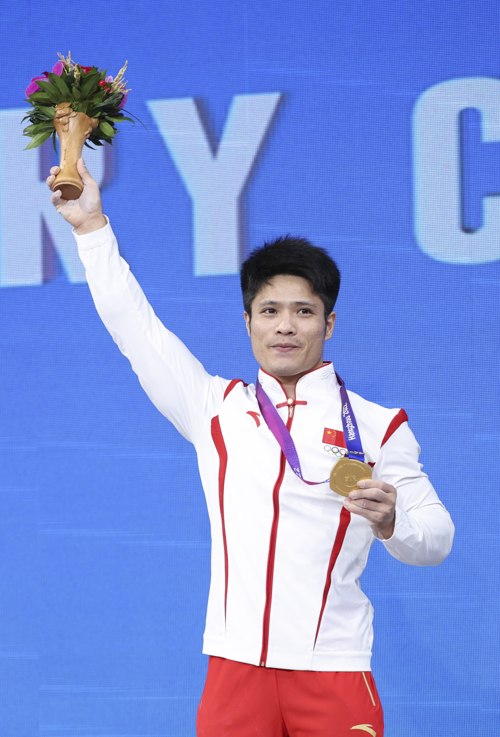 举重——李发彬获男子61公斤级金牌_腾讯新闻