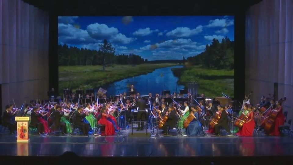 如弦乐四重奏《幽默曲》与《节日序曲》,斯美塔那的《伏尔塔瓦河》