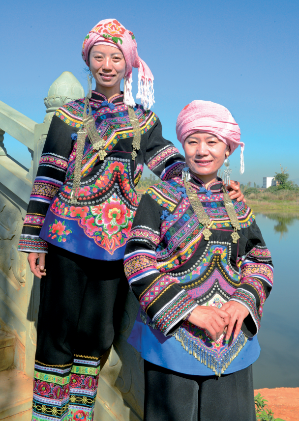 楚雄这些彝族服饰,看看有没有很亲切的?