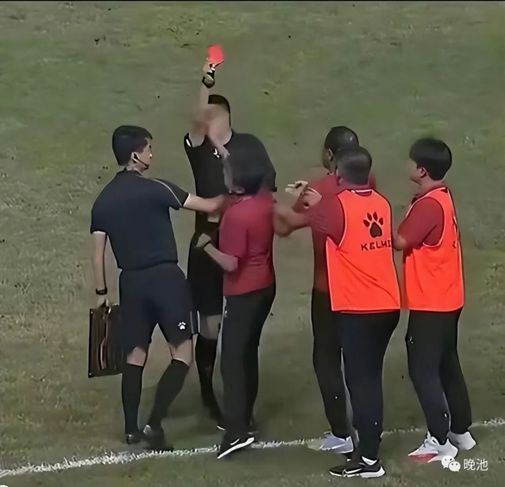 火影忍者手游a忍排行_欧美模范情侣接连散伙,女明星们迅速翻篇,单身搞事业独美!!(2)