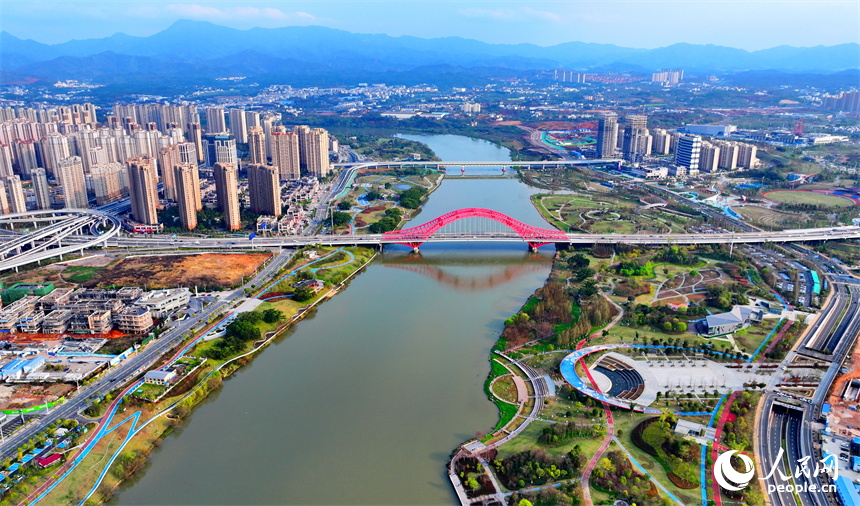 江西赣州现代化山水城市风光如画