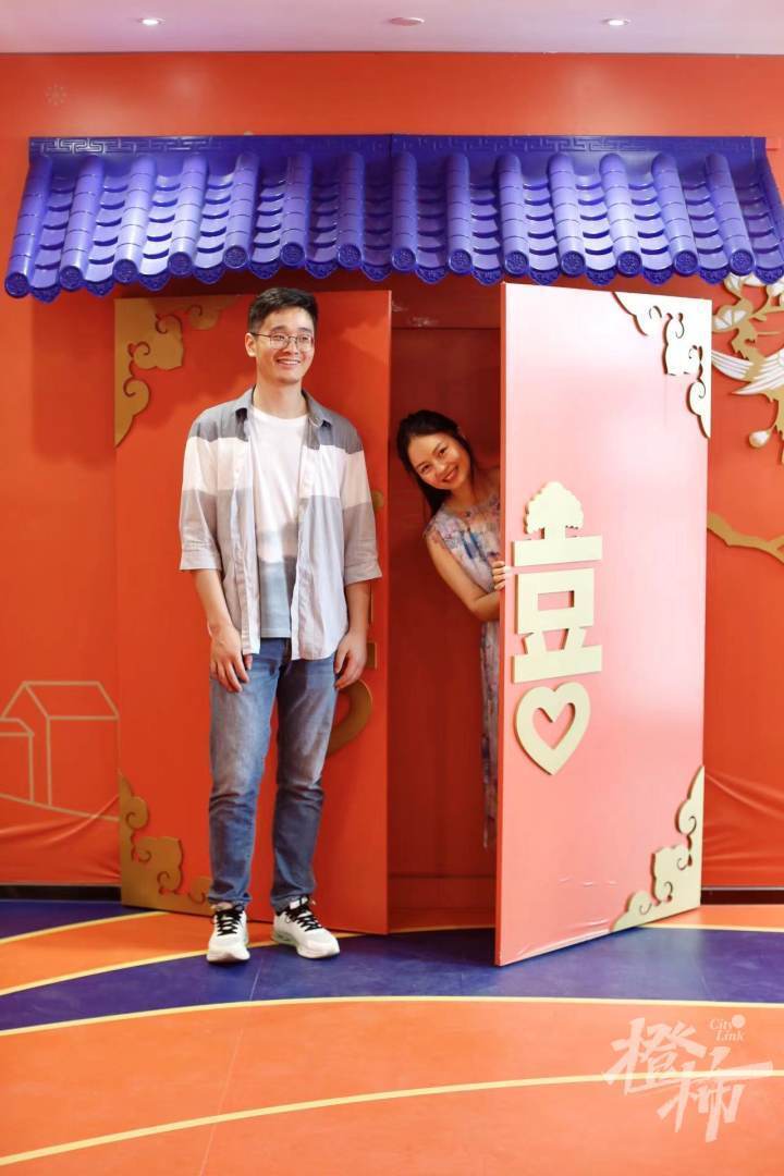 杭州姑娘在路上搭讪一男子,今天他们结婚了!"520",你被甜到了吗?