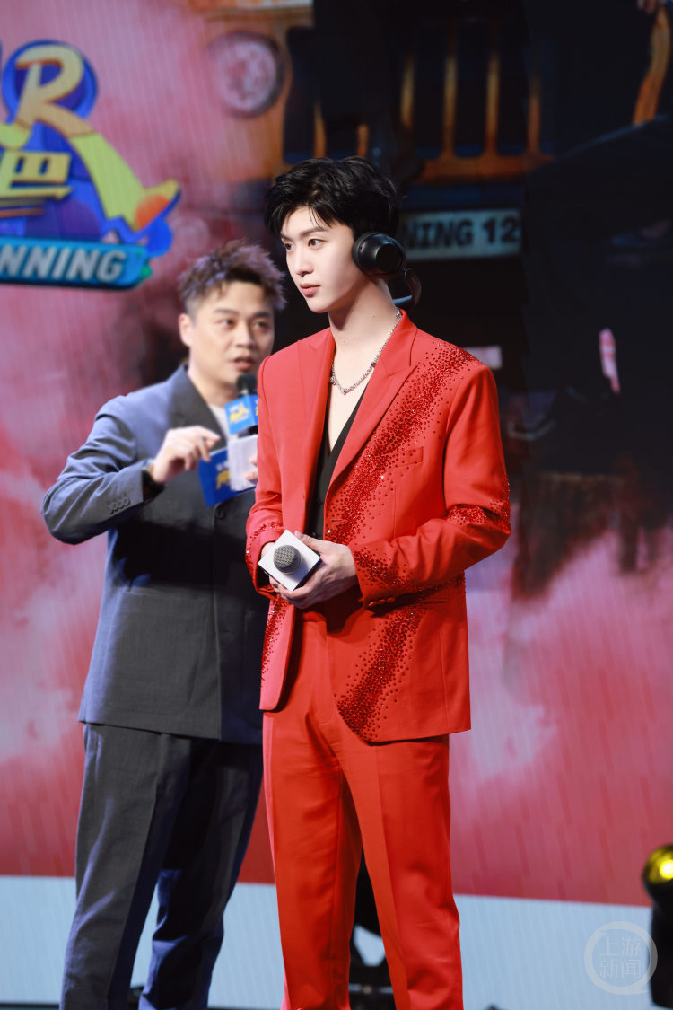 时隔10年"跑男"再赴重庆 李晨现场致谢:感谢重庆的山和人!