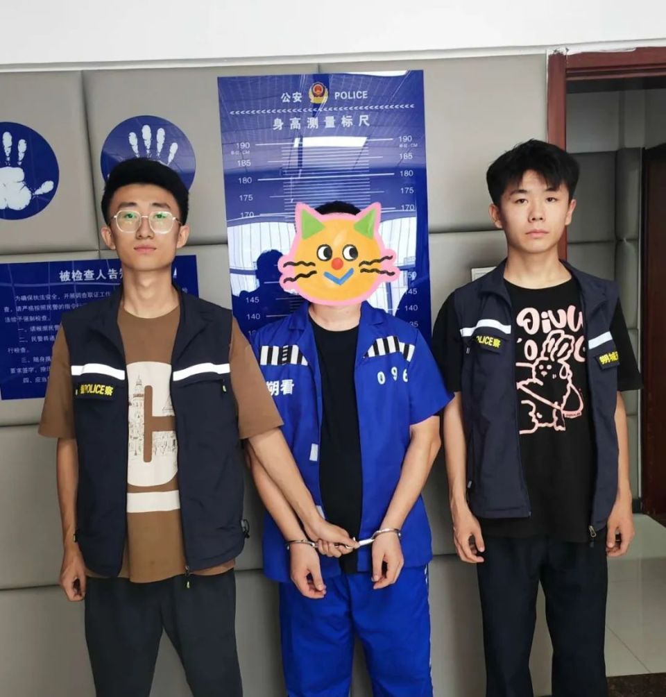 民辅警迅速赶往朔城区某小区附近成功将其抓获.经