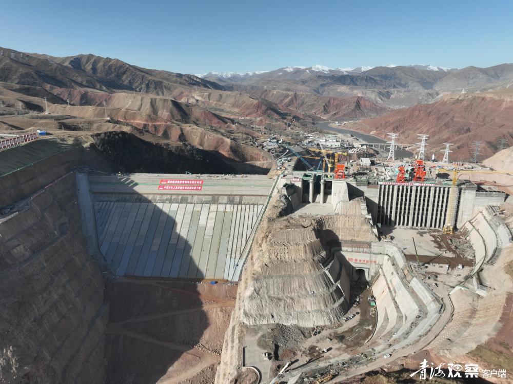 玛尔挡水电站供图玛尔挡水电站位于青海省果洛藏族自治州玛沁县拉加镇