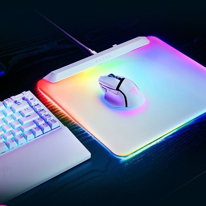 雷蛇推出烈焰神虫v2专业版硬质鼠标垫集成usb20接口899元