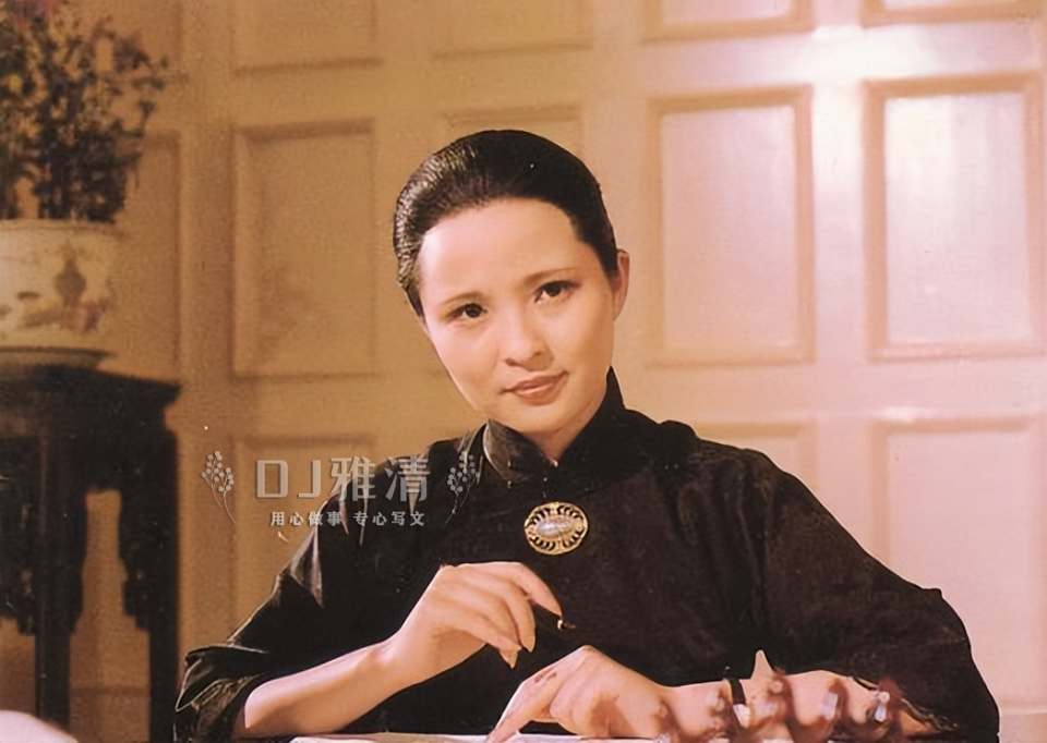 《上海一家人》主演李羚近照曝光,昔日清纯女星,如今65岁酒窝仍醉人