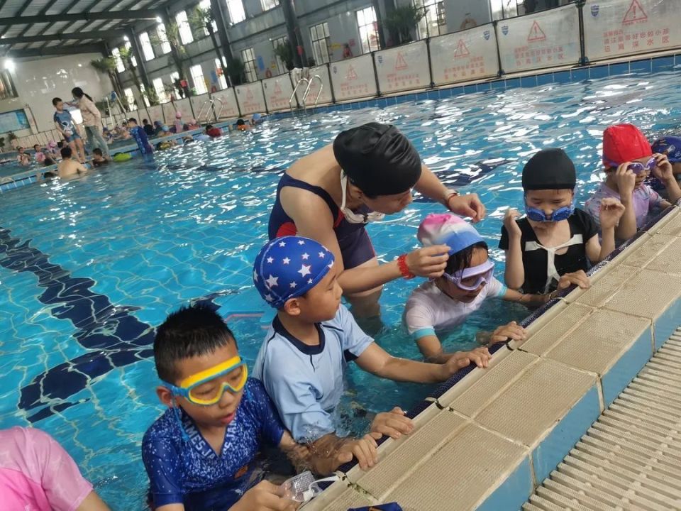 游泳进校园 | "泳"往直前——吉安八中城北校区小学部游泳课开课啦