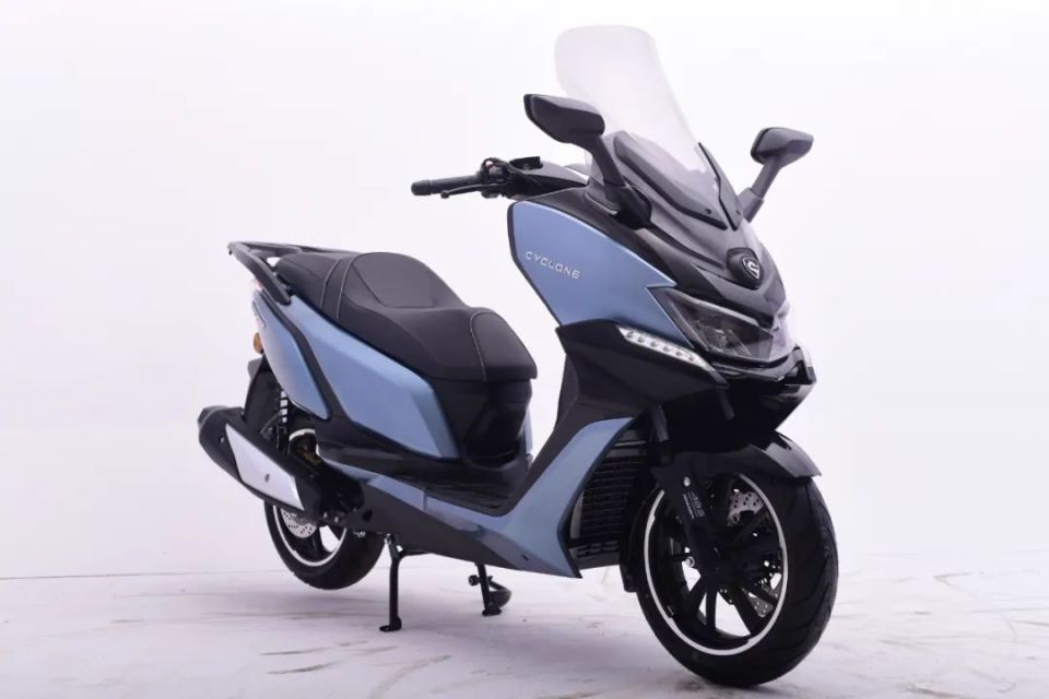 17l大油箱,移动加油站,250踏板到底选什么?_腾讯新闻