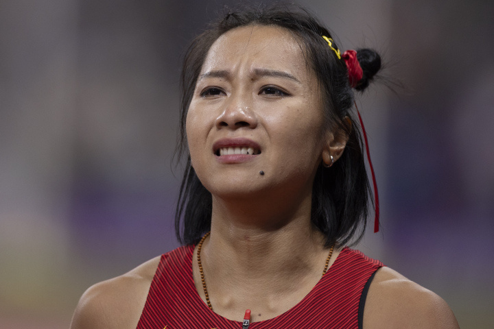 组图:亚运百米女飞人葛曼棋 "哪吒头"踩上"风火轮" 摘金!_腾讯新闻