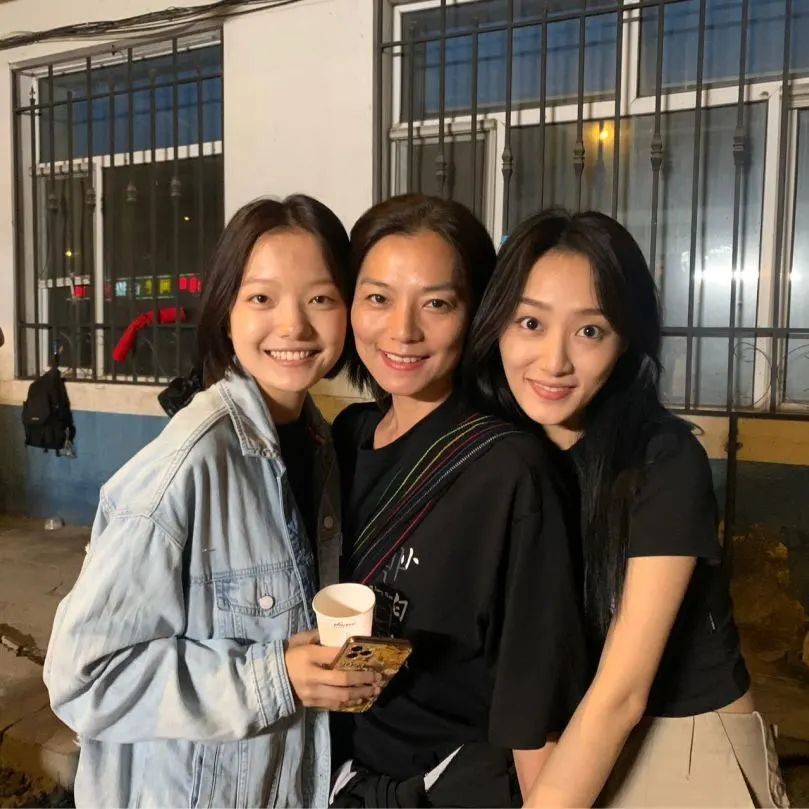 周美君,郑菁和黄子琪你是怎么走上电影这条道路的?