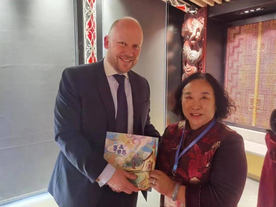 向世界讲好中国故事“小小外交官”走进新西兰驻华大使馆 向世界讲好中国故事“小小外交官”走进新西兰驻华大使馆