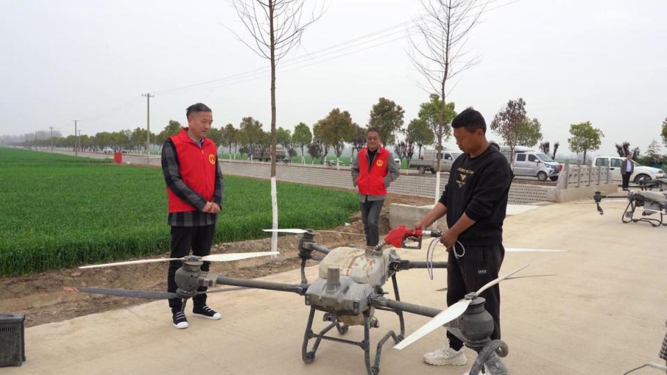 河南淮滨农机社会化服务助农增收