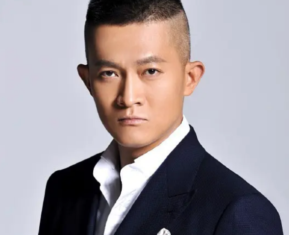 杨志刚:被过继给舅舅,哥哥力捧他成名,生母去世也没叫声妈