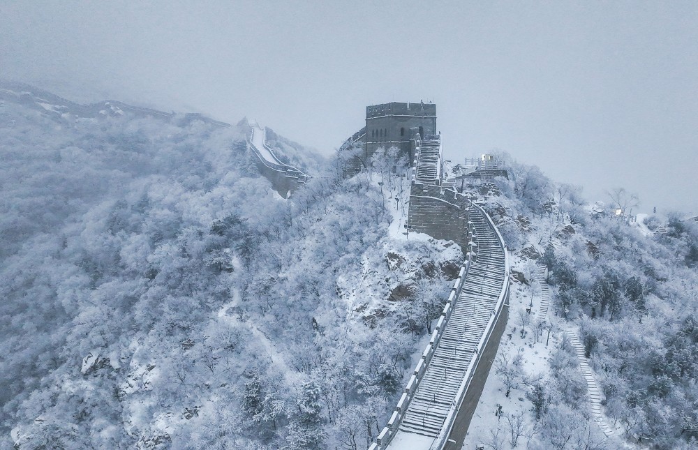 八达岭长城雪景图片