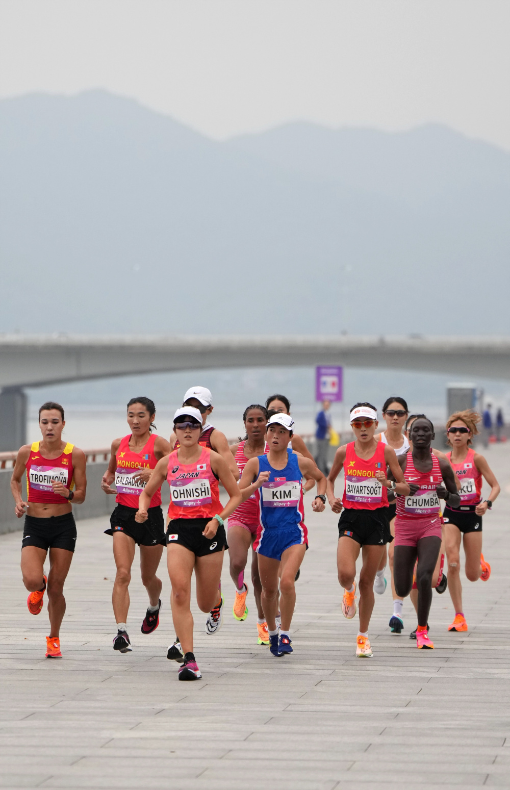 田径——女子马拉松决赛赛况(3)