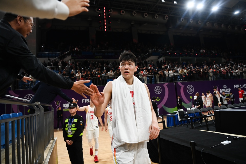 中国男篮最新消息：杨瀚森将参加男篮亚洲杯，为何球迷一片哀嚎？