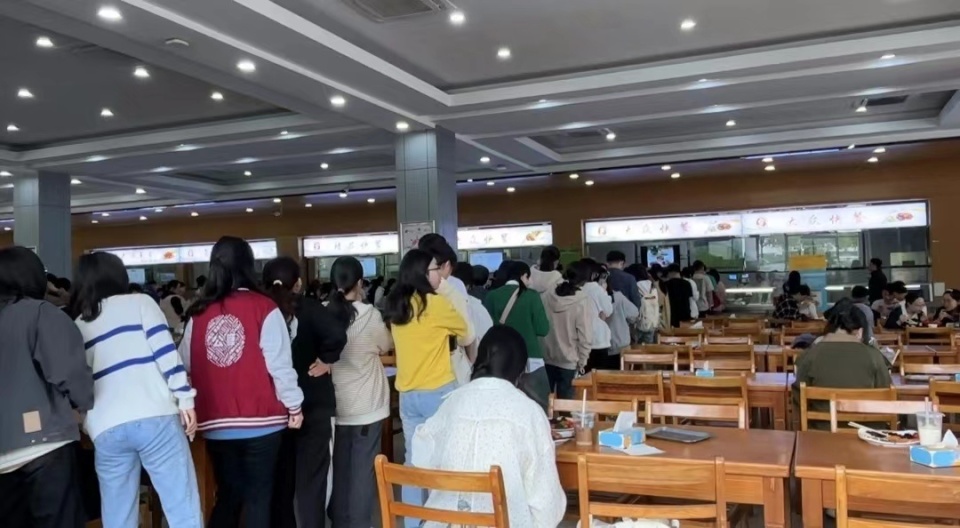 农业大学食堂推出本土化健康套餐:专家研制用于预防疾病,每份仅售十余