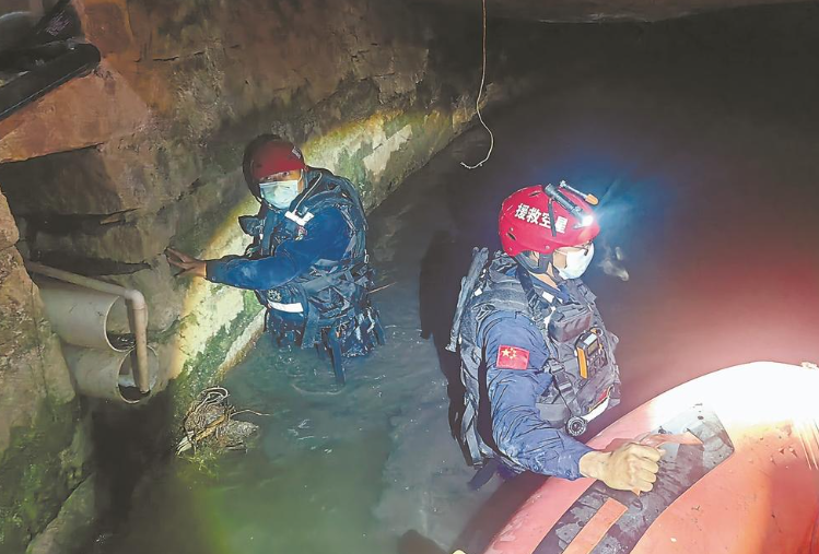 不慕鲜花掌声 守护家乡父老_腾讯新闻