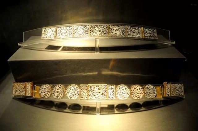 湖北省博物馆的明梁庄王墓有多豪横腰带比万历皇帝还多