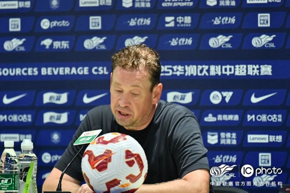 踔厉2025·赛后 - 斯卢茨基：吴曦是我心目中的本场最佳 继续努力打好后面的每一场比赛