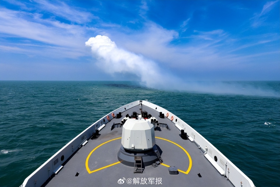 驰骋深蓝!海军邯郸舰海上练兵